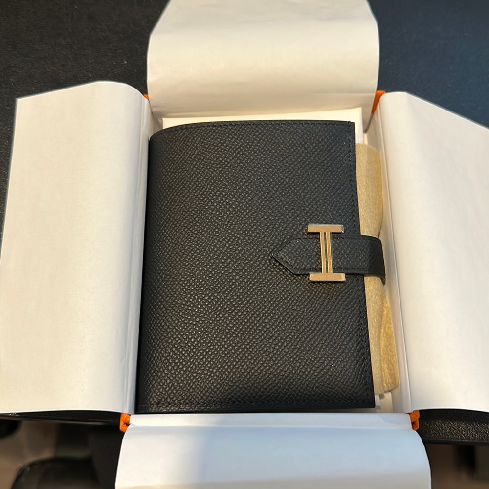 NEW. Hermes Bearn Wallet. Black/Rose Gold Hardware.